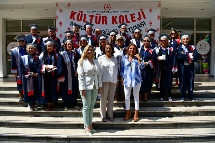 Kültür Koleji 50 Yıl Önce Mezun Olan Öğrencilerini Bir Araya Getirdi