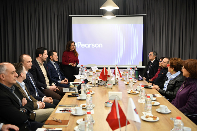 Üniversitemiz ile Pearson Türkiye Arasında Paylaşım ve Bilgilendirme Toplantısı
